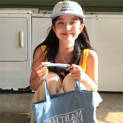 让你摆地摊，没让你城管局门口摆